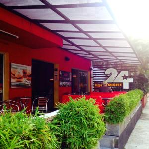 24 Foodmart