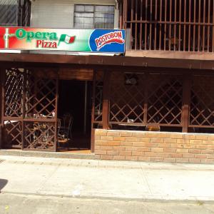 Opera Pizza