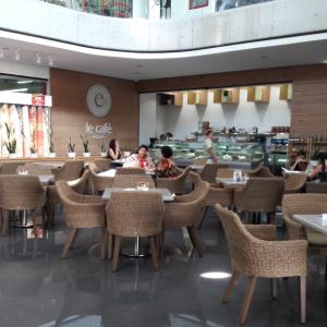 Le Cafe (Aguilar Batres)