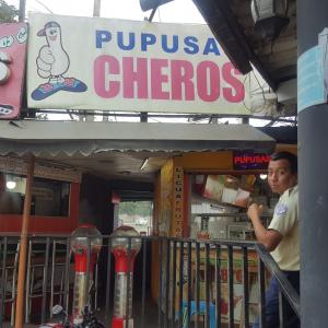 La Pupusería (Los Cheros)