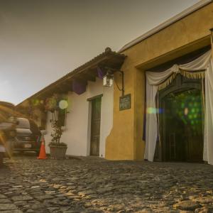 Porta Antigua Los Moros