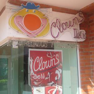 Clowns Deli