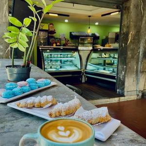 Merlys Bakery