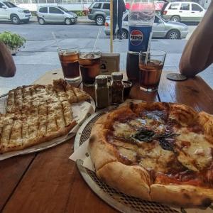 Abruzzos Pizzeria (Los Palos Grandes)