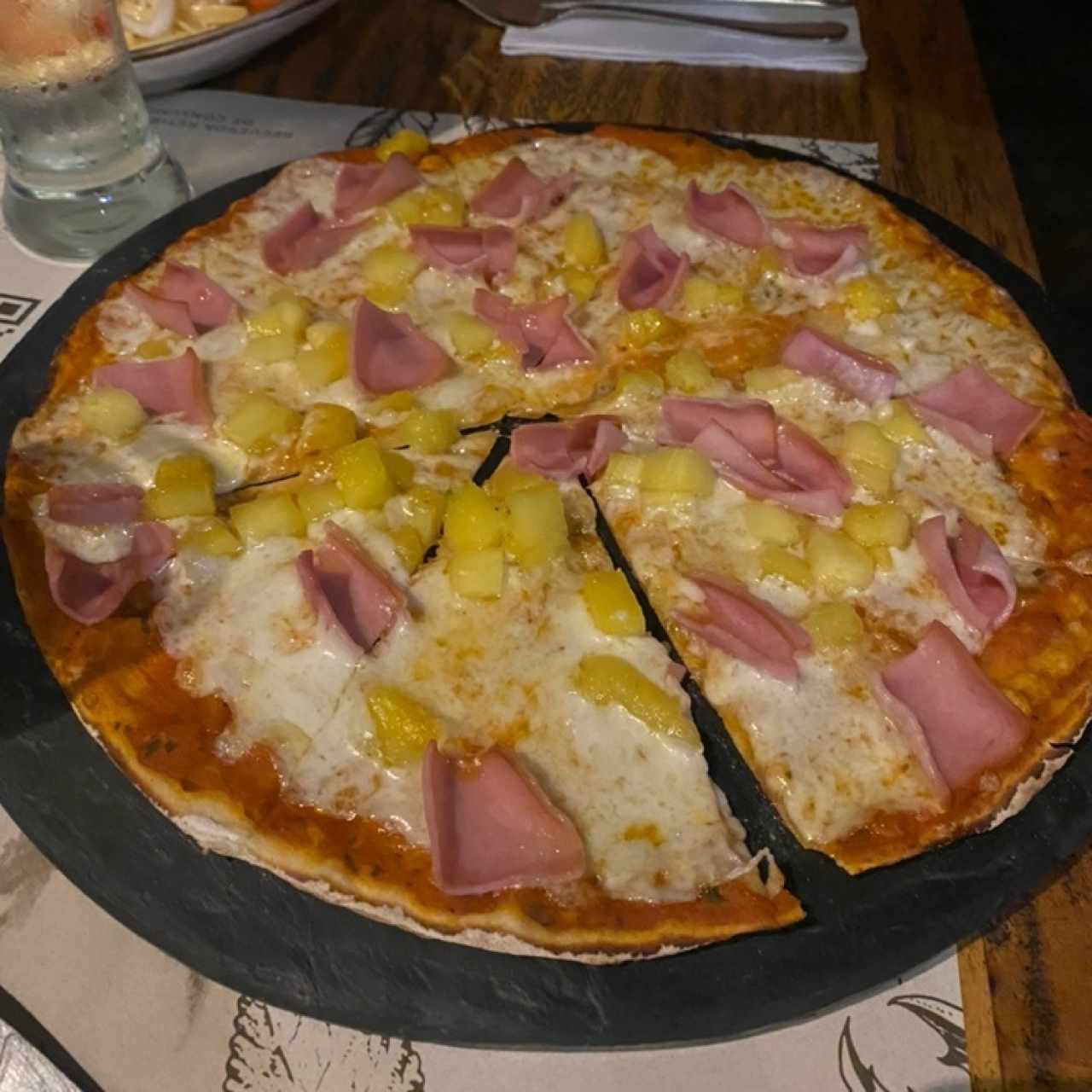 Pizza fresca miel