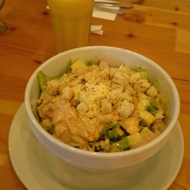 Ensalada luna lunera cesar con pollo