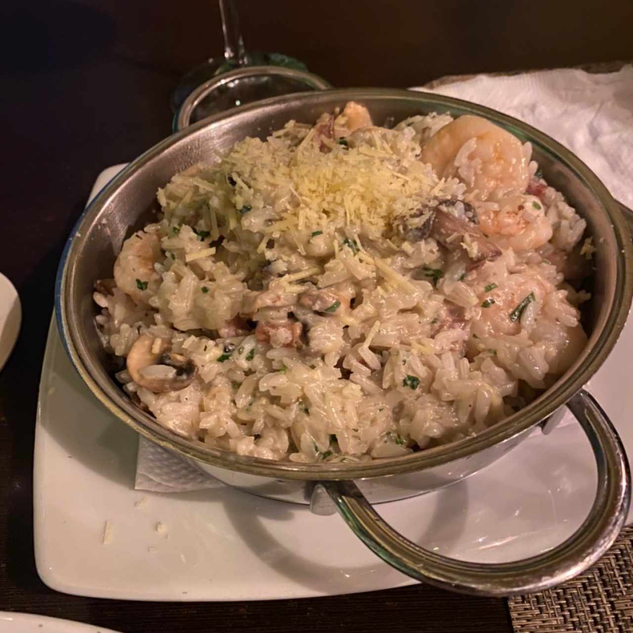 chaufa con tocineta y champiñones