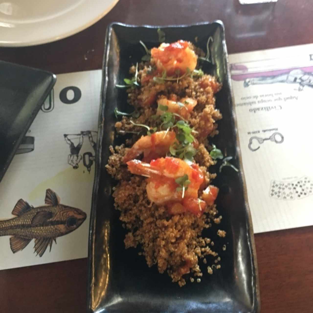 Langostinos con Quinua frita