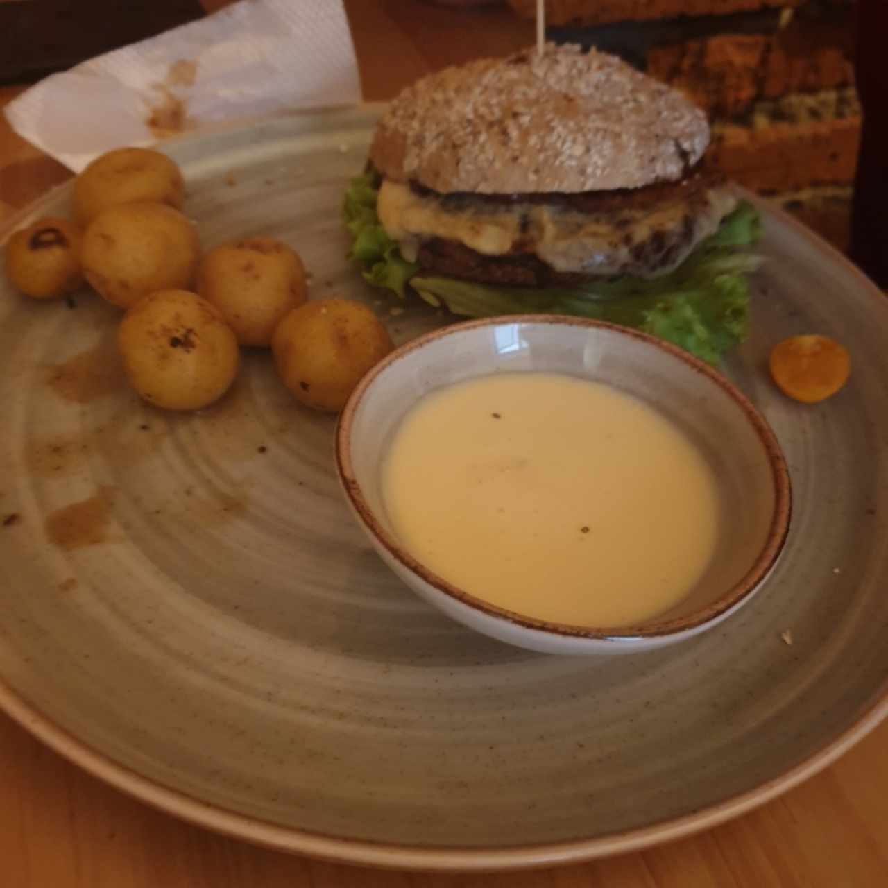 Hamburguesa BBQ piña asada