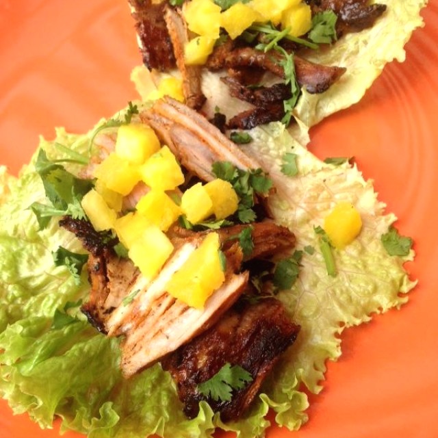 Lechuga con carne al pastor 