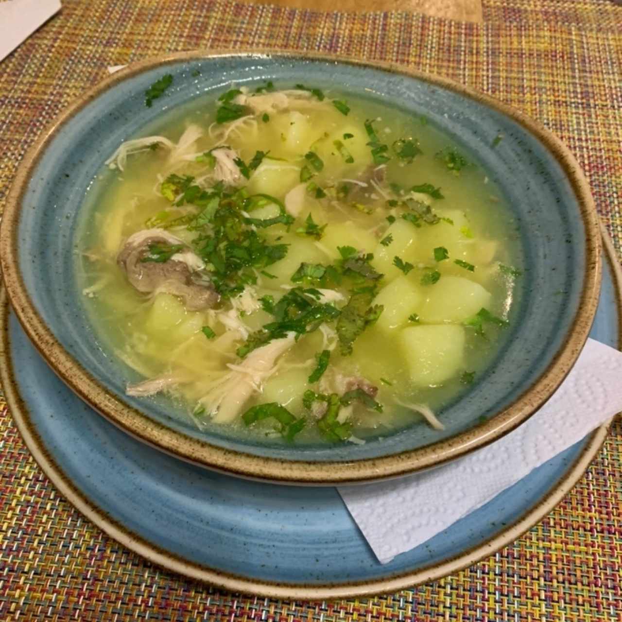 Consome de pollo
