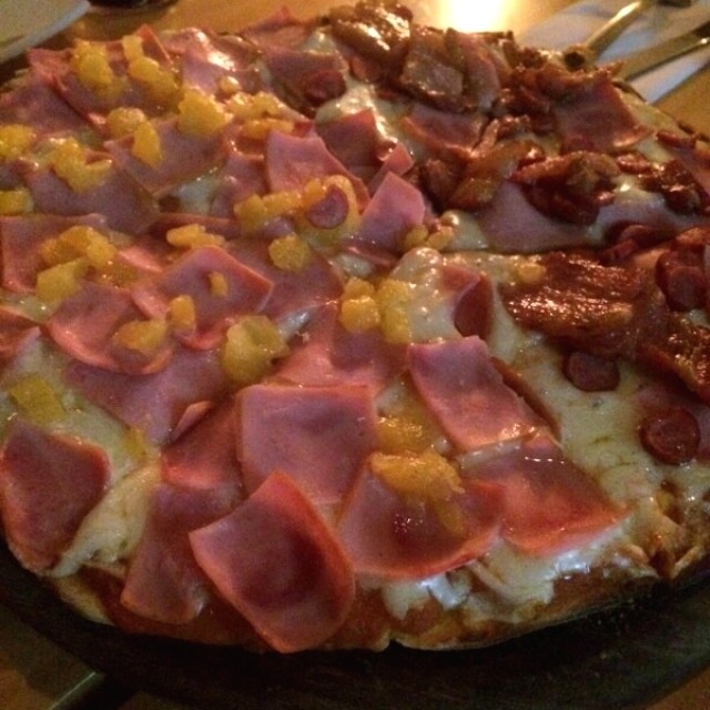 Tres carnes y hawaiana 