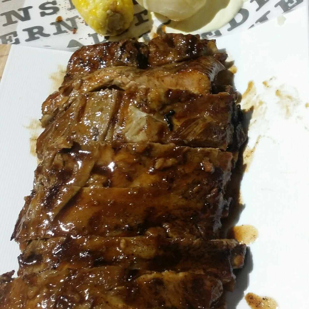 costillas  en cerveza artesanal negra
