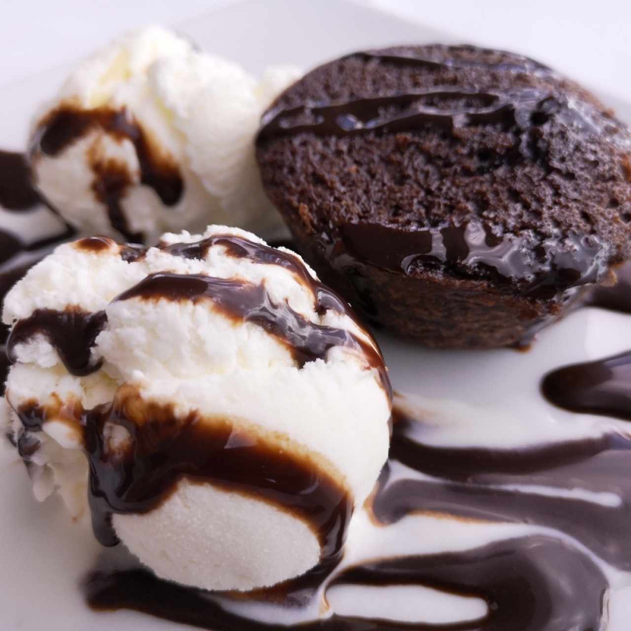 Postre de Chocolate con Helado