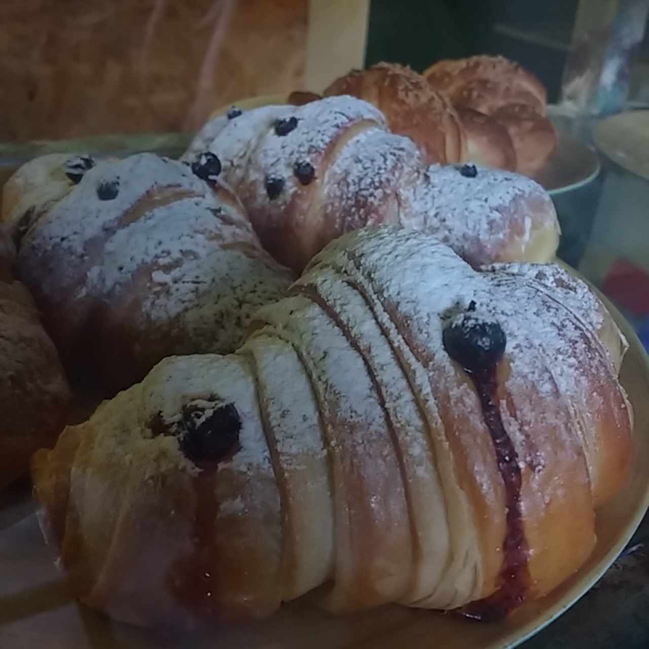 croissant de queso crema y Agraz