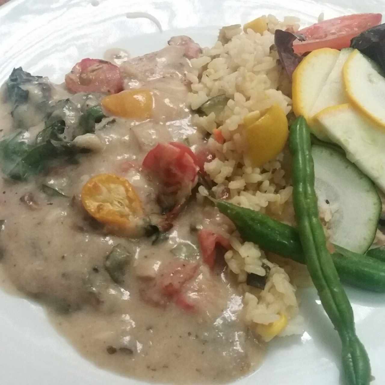 Pollo gratinado con verduras