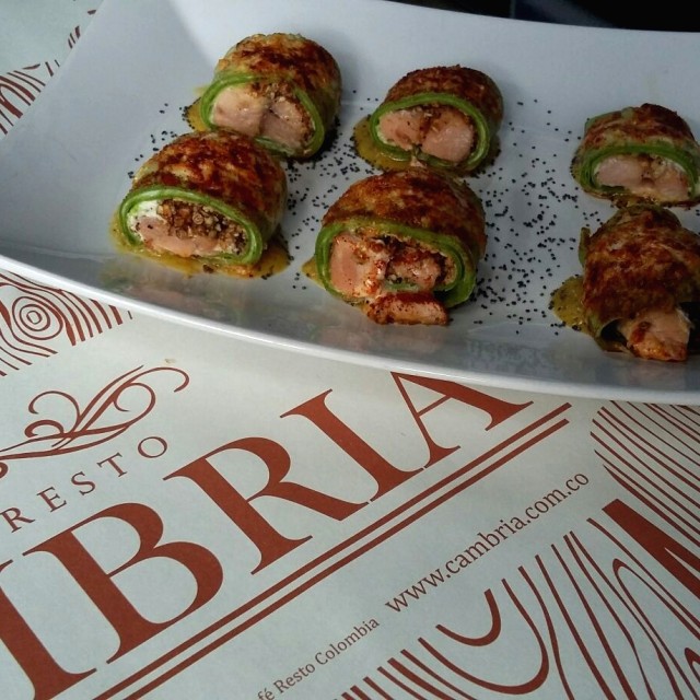 Torbellinos (rollos de salmón)