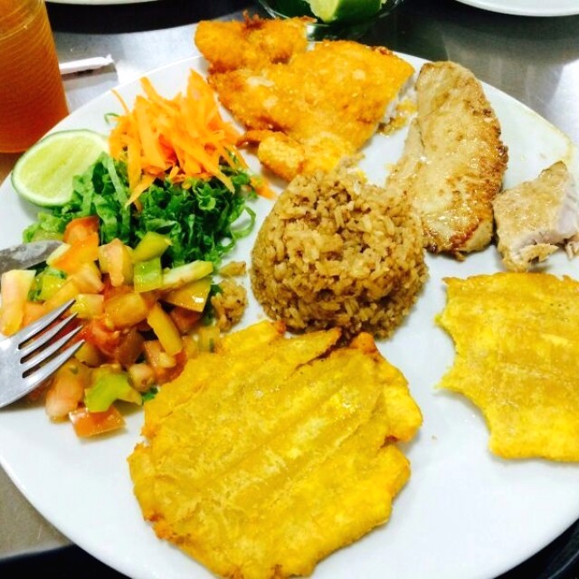 Mezcla de dos platos: robalo y atun