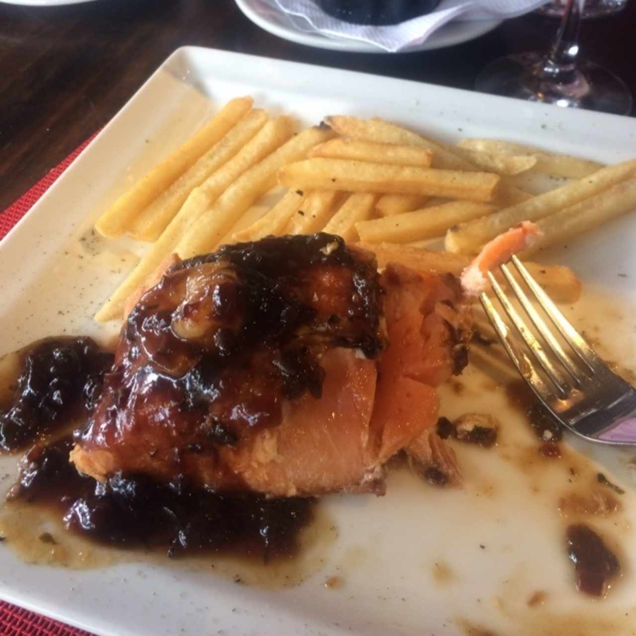 salmon encrostado con camarones