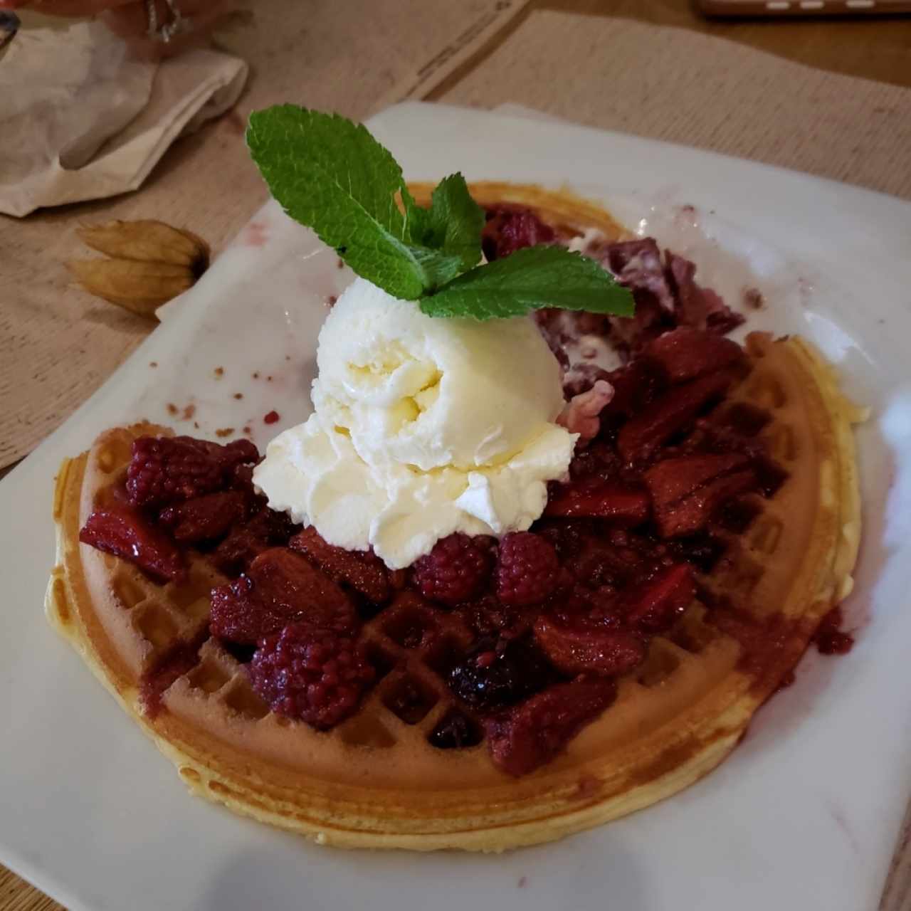 waffle frutos del bosque