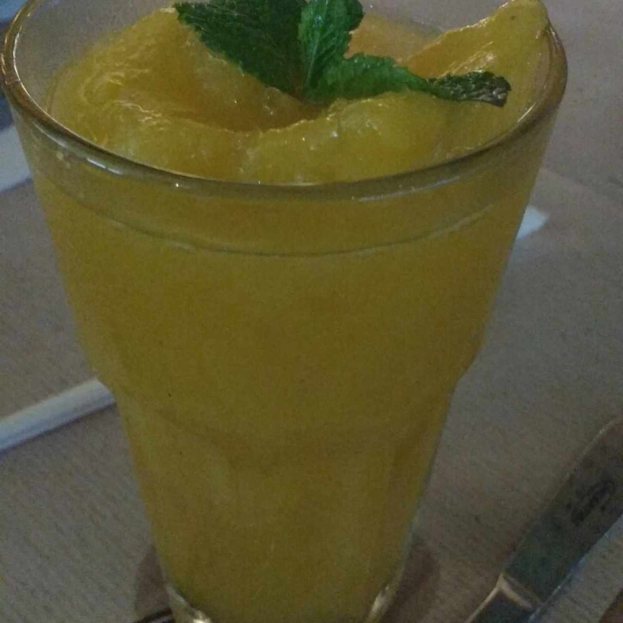 batido alegría (mango, piña y....)