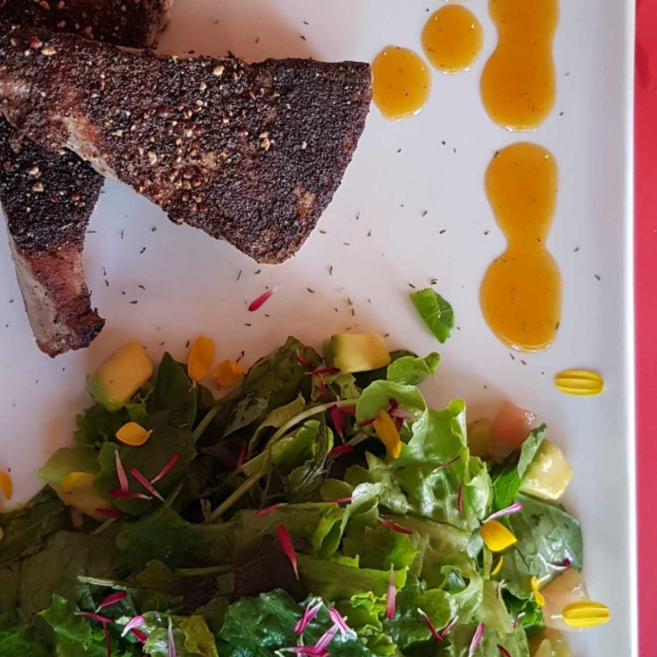 Atun encostrado en pimienta
