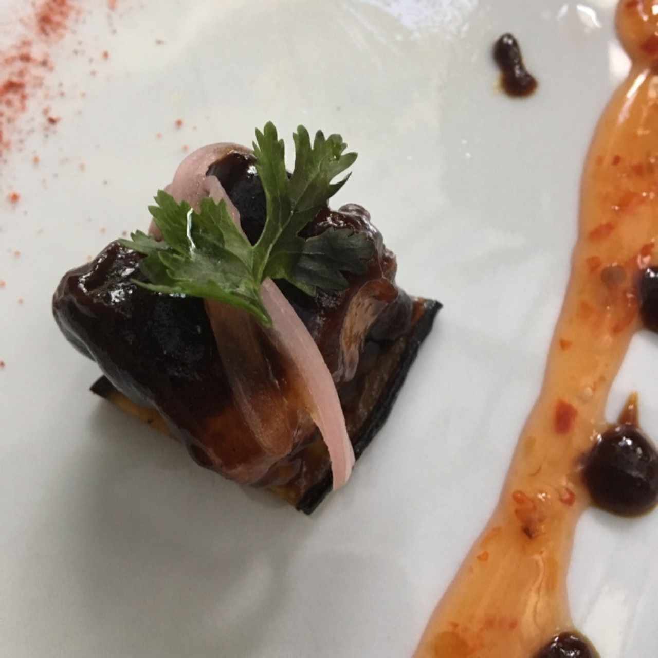 chicharrones con maduro