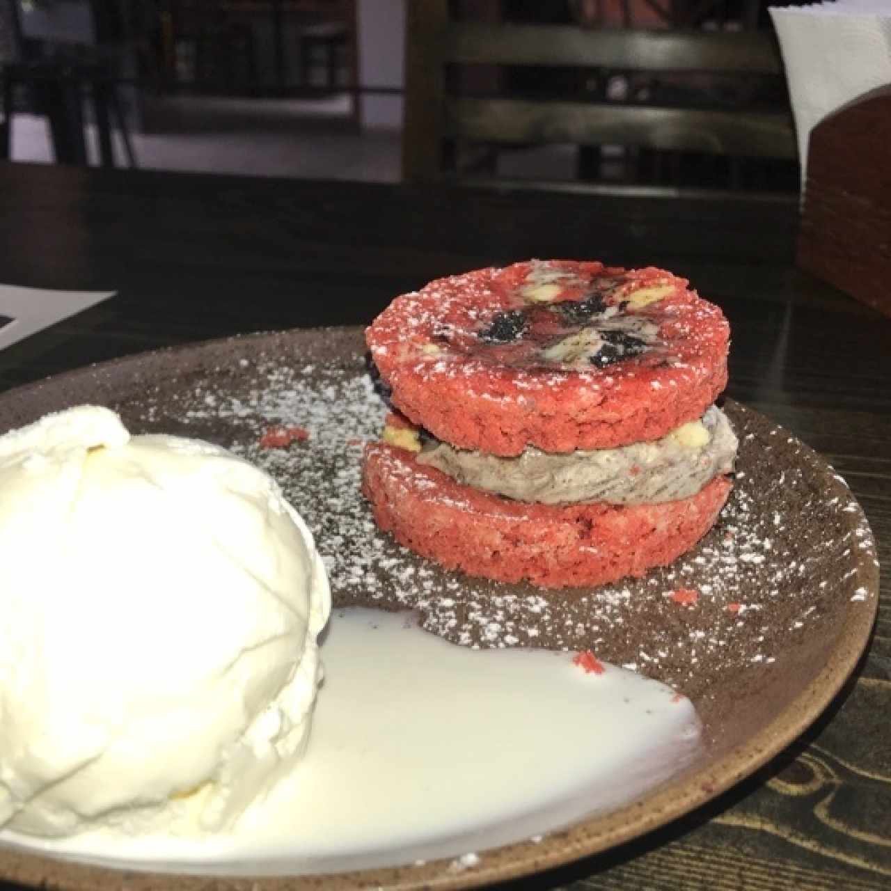 red velvet con helado, excelente