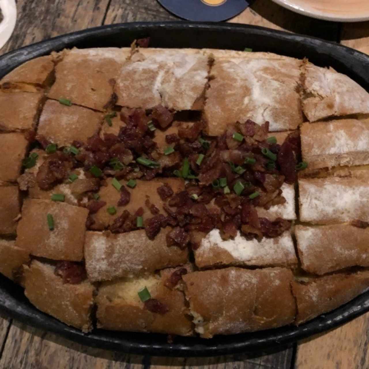 Pan con salsa de queso