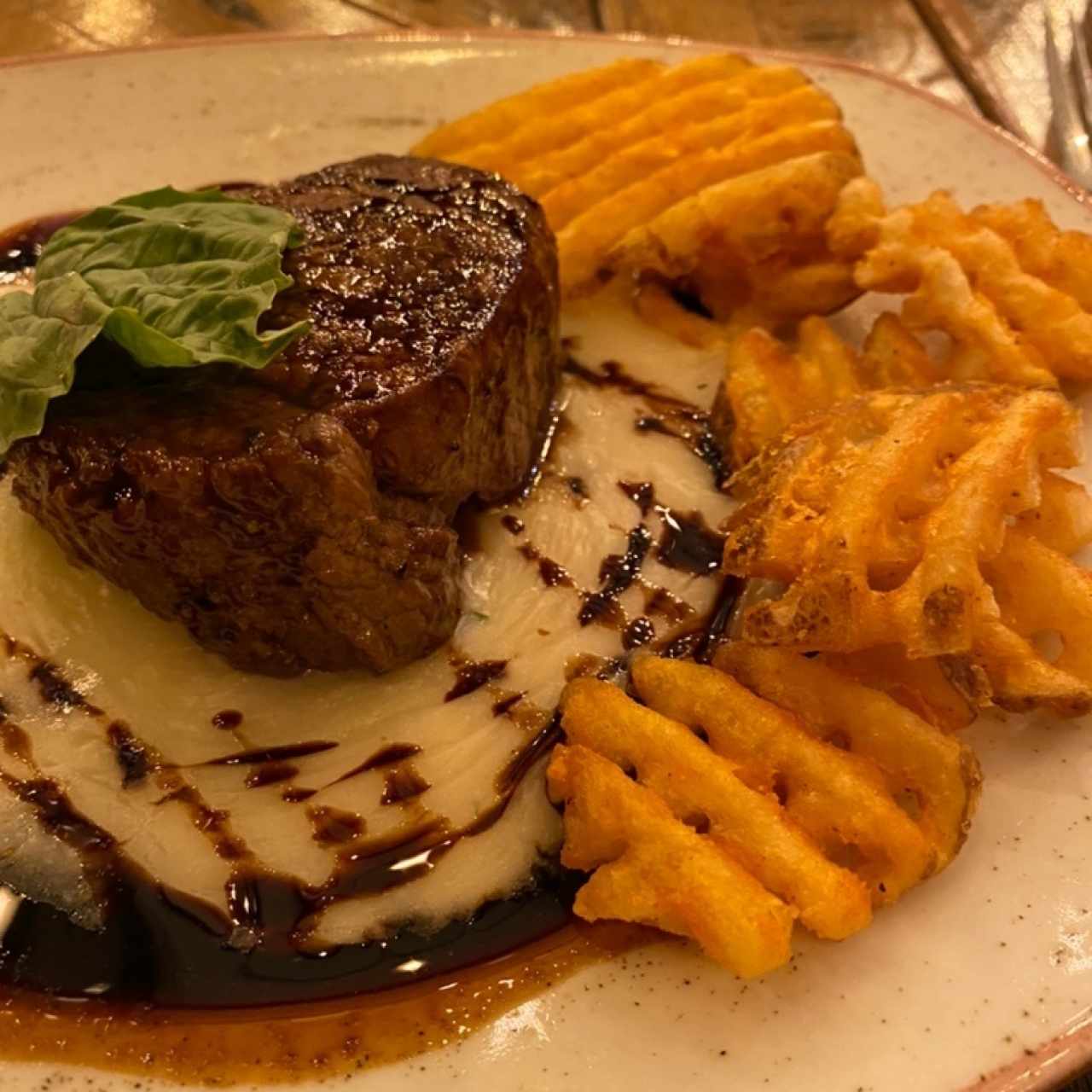 lomo con puré de arracacha 
