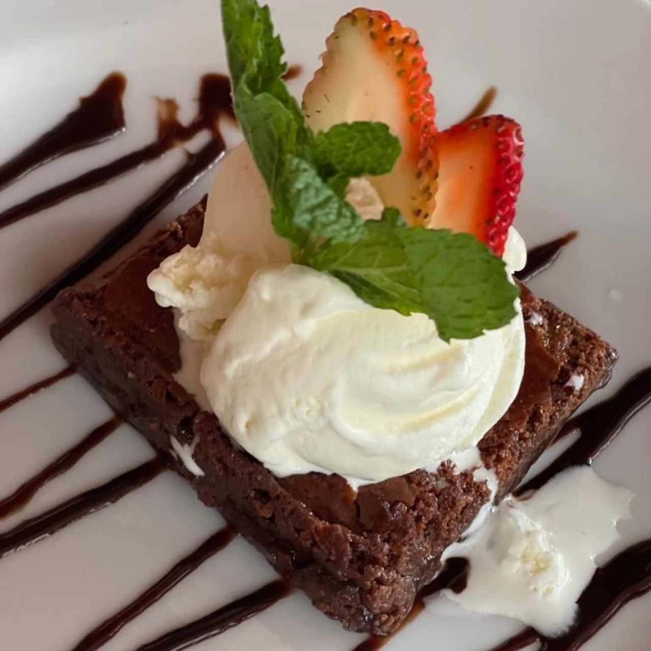 Brownie con helado