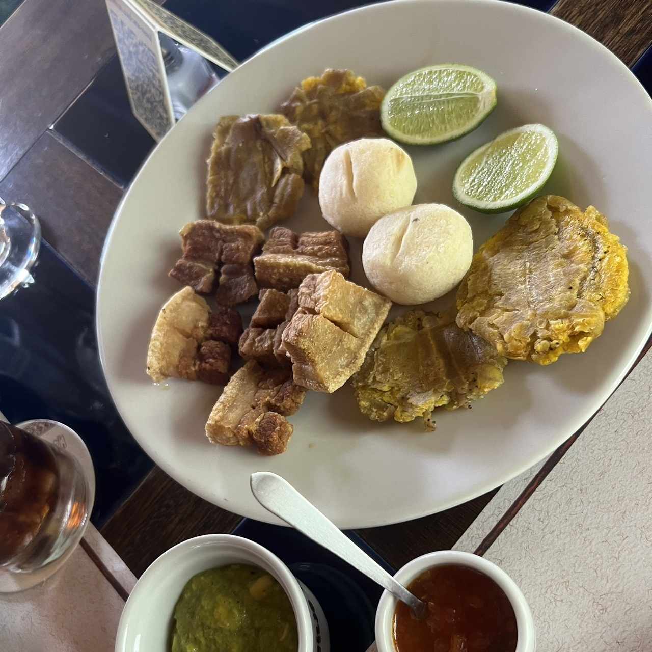 Entrada de chicharrones