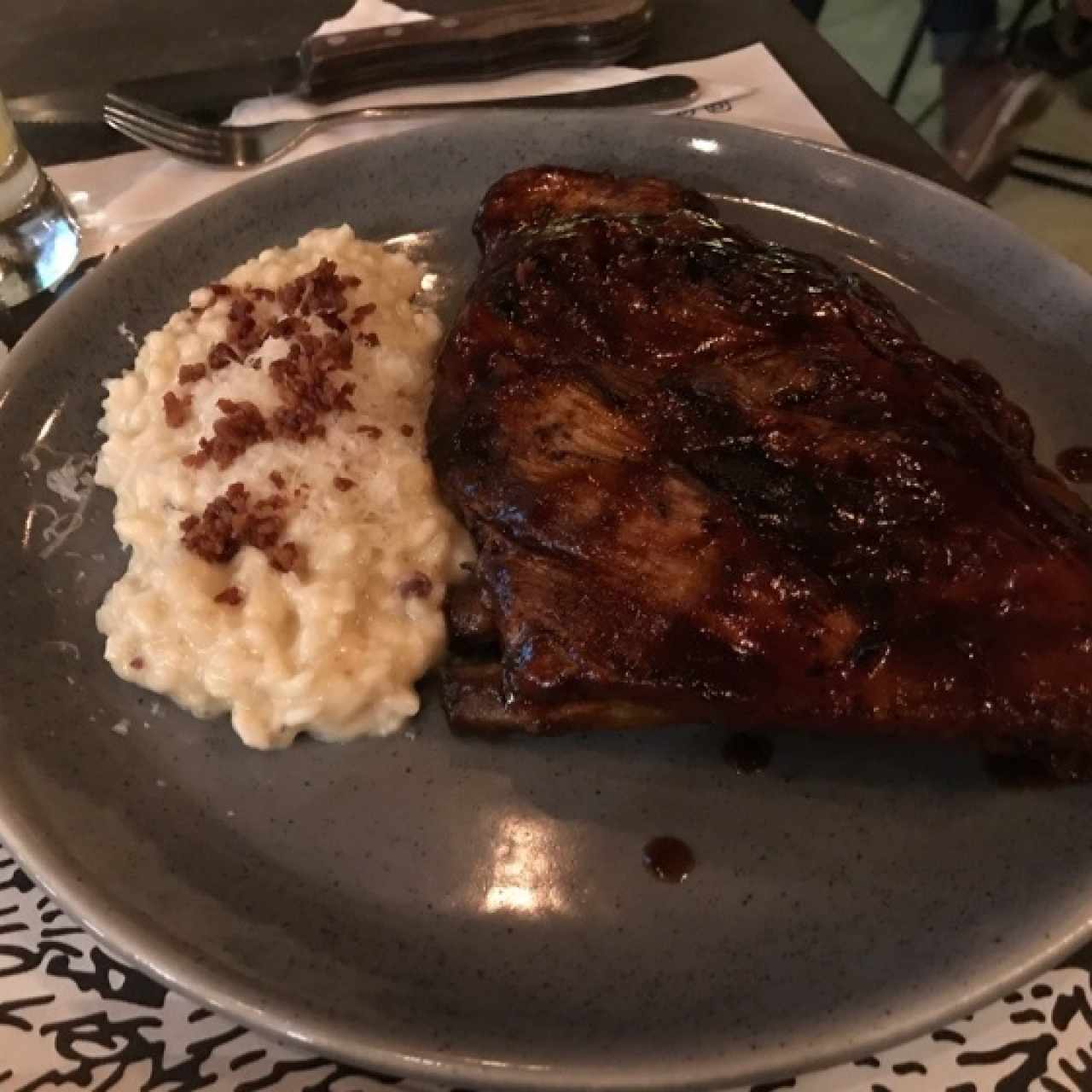 costilla bbq con rissoto