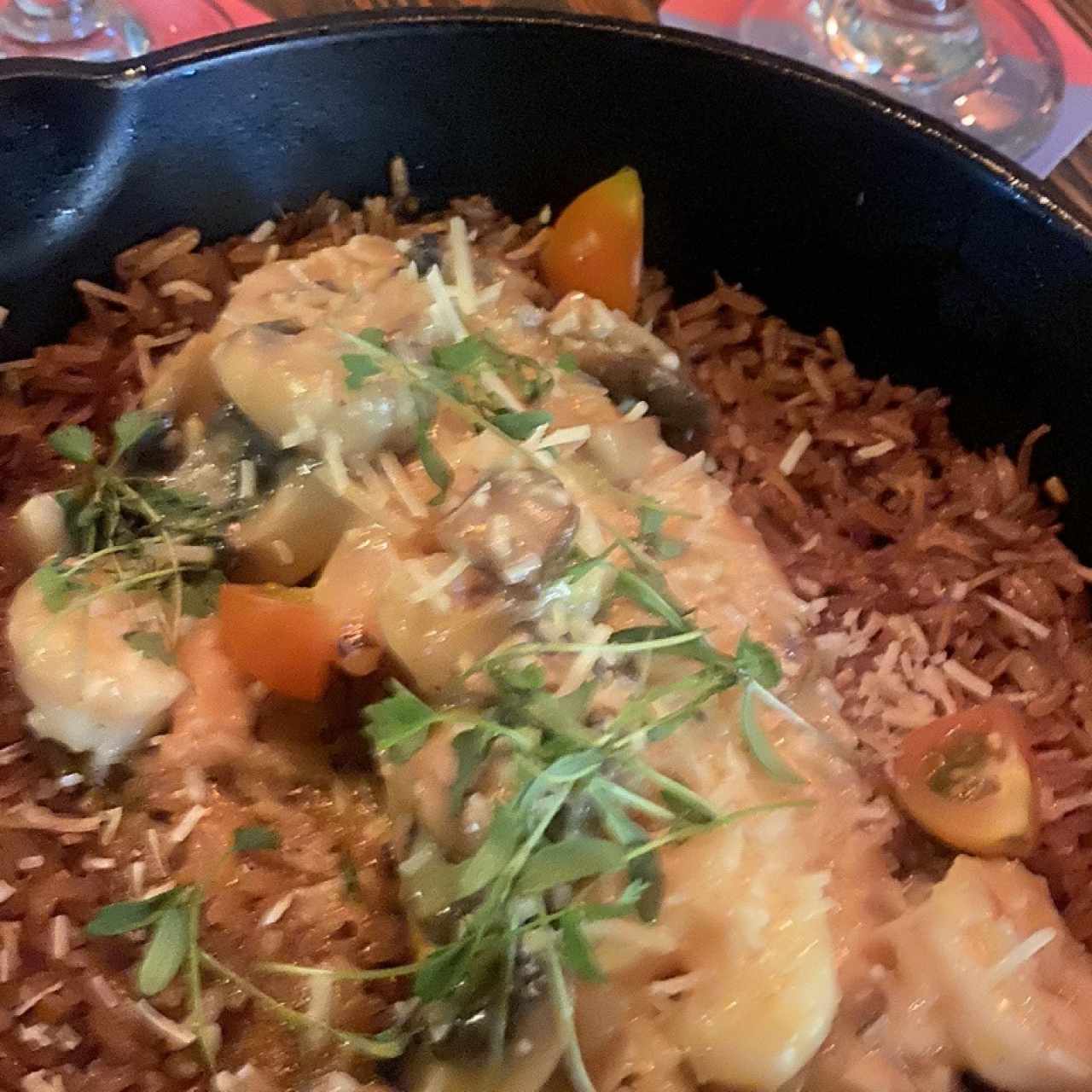 No recuerdo pero es filete tilapia con camarones
