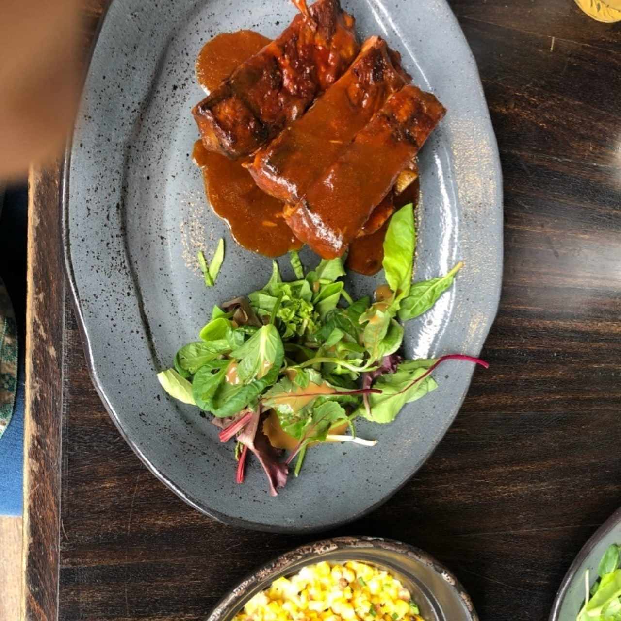 Costillas de cerdo y desgranado