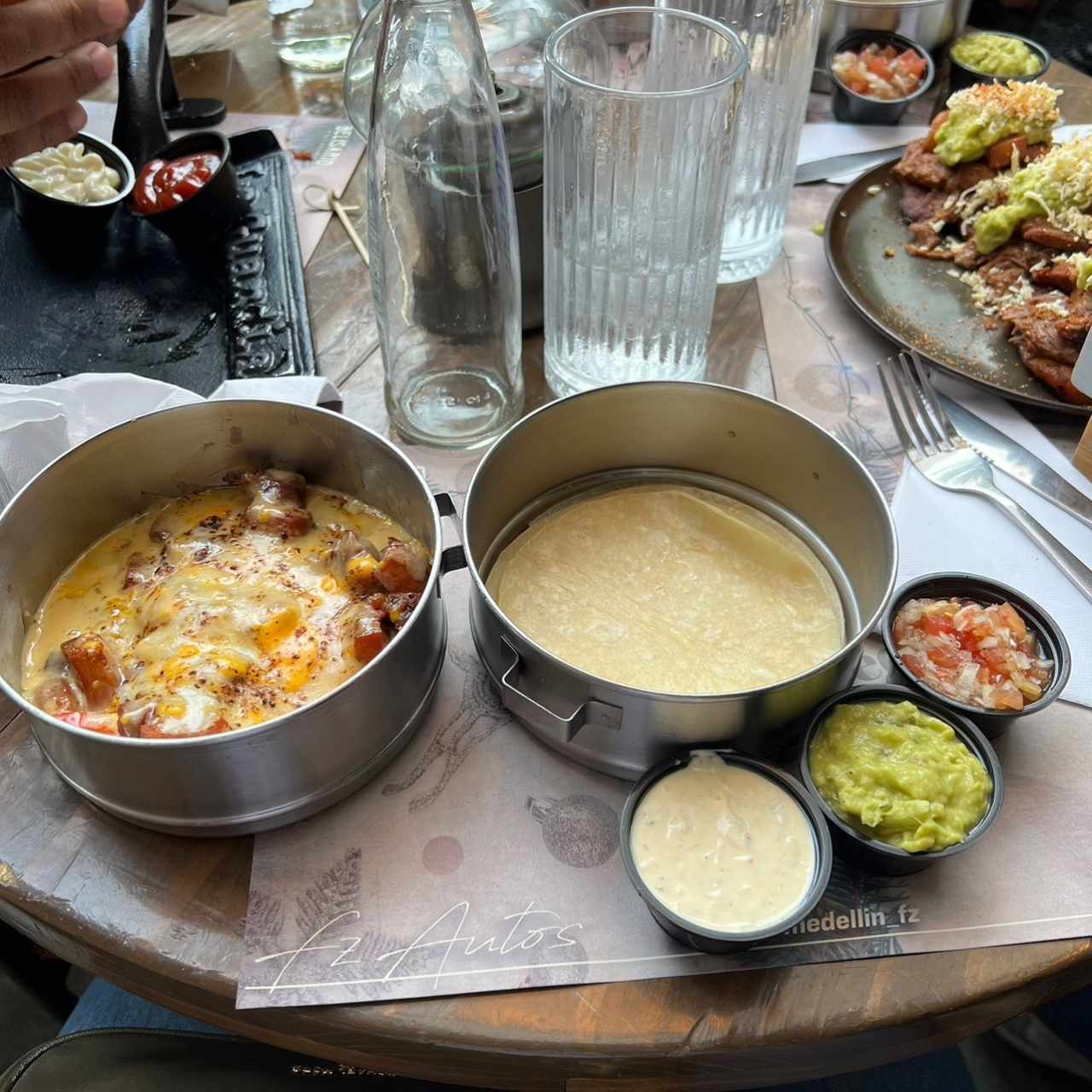 Tacos de alambre con chicharron 