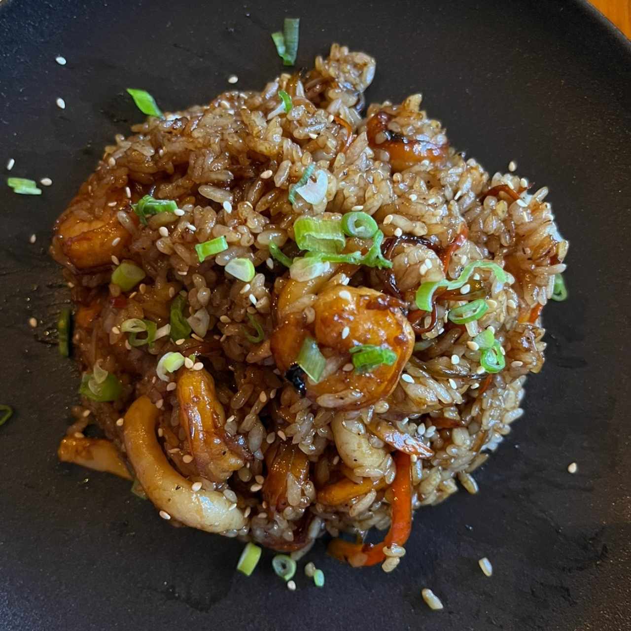 Yakimeshi camarones y calamares