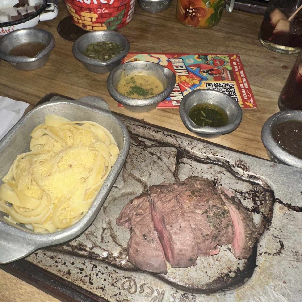 Lomo al trapo con pasta al burro