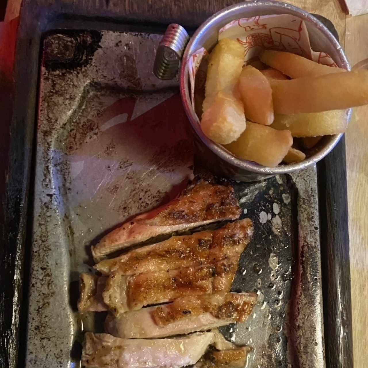 Pollo a la plancha con papas francesas 