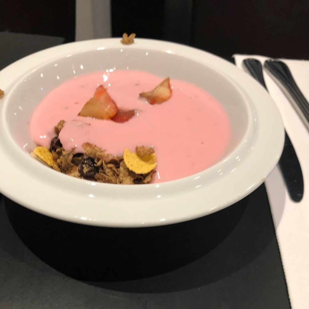 yogurt con frutas y granola