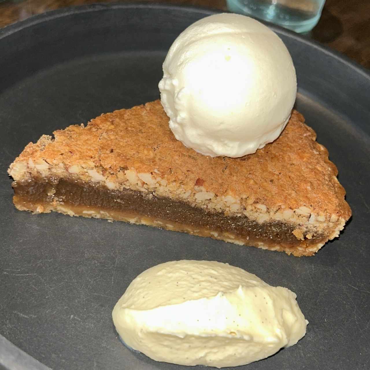 Macadamia pie