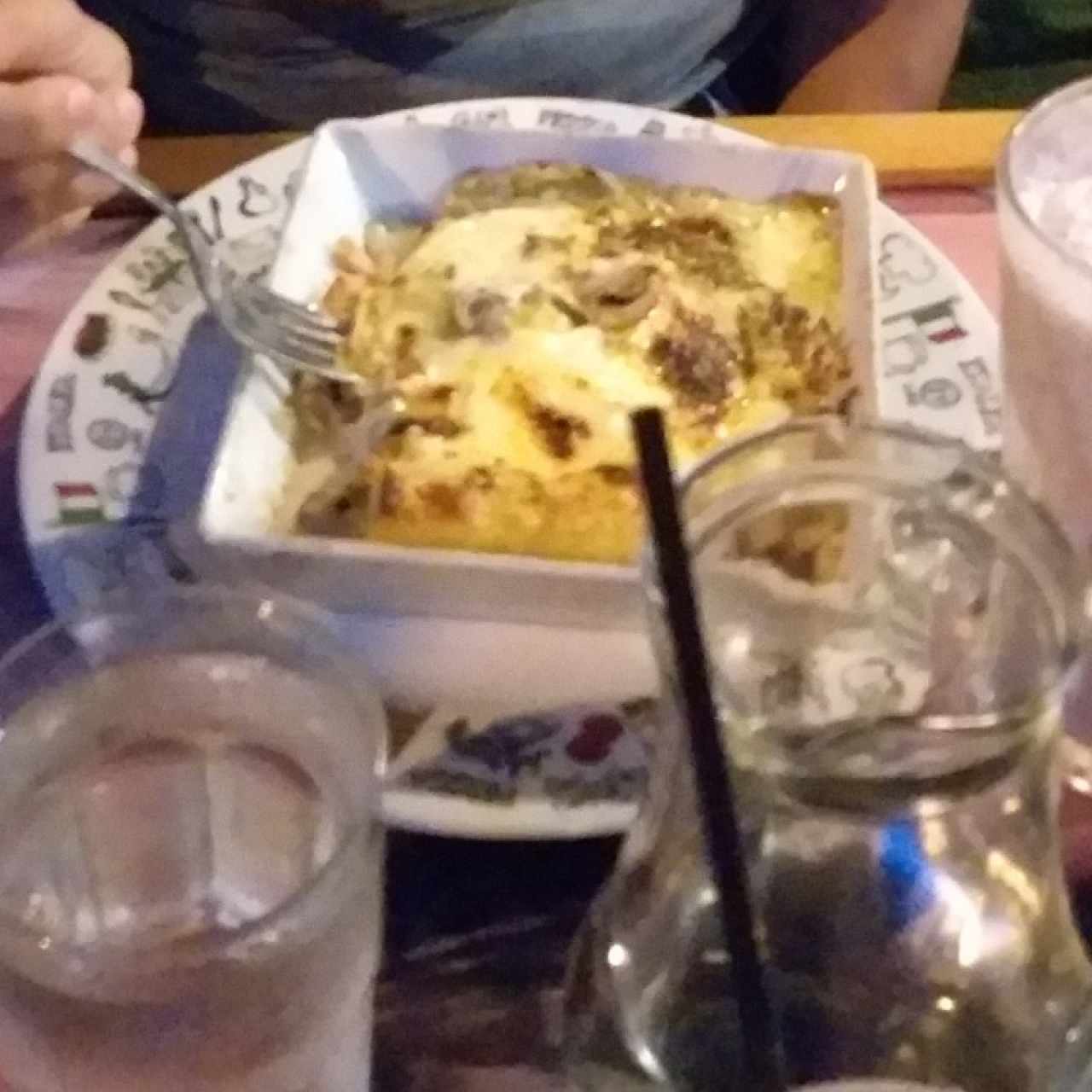 canelones de pollo con hongos gratinado