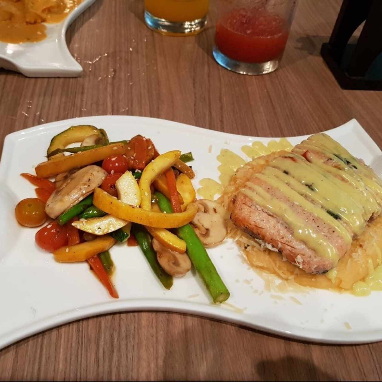 Salmon finas hierbas