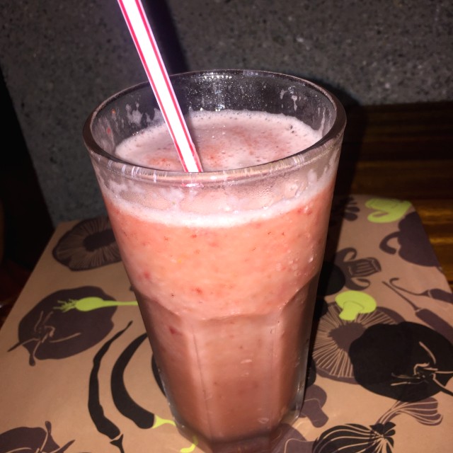 Jugo fresa banano mandarina
