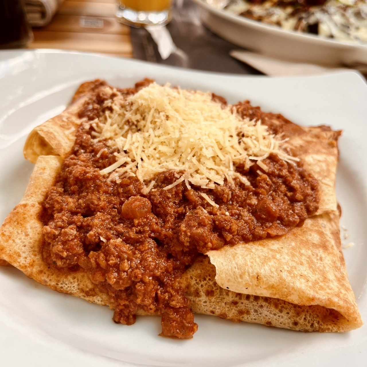 Crepe boloñesa jamón y queso