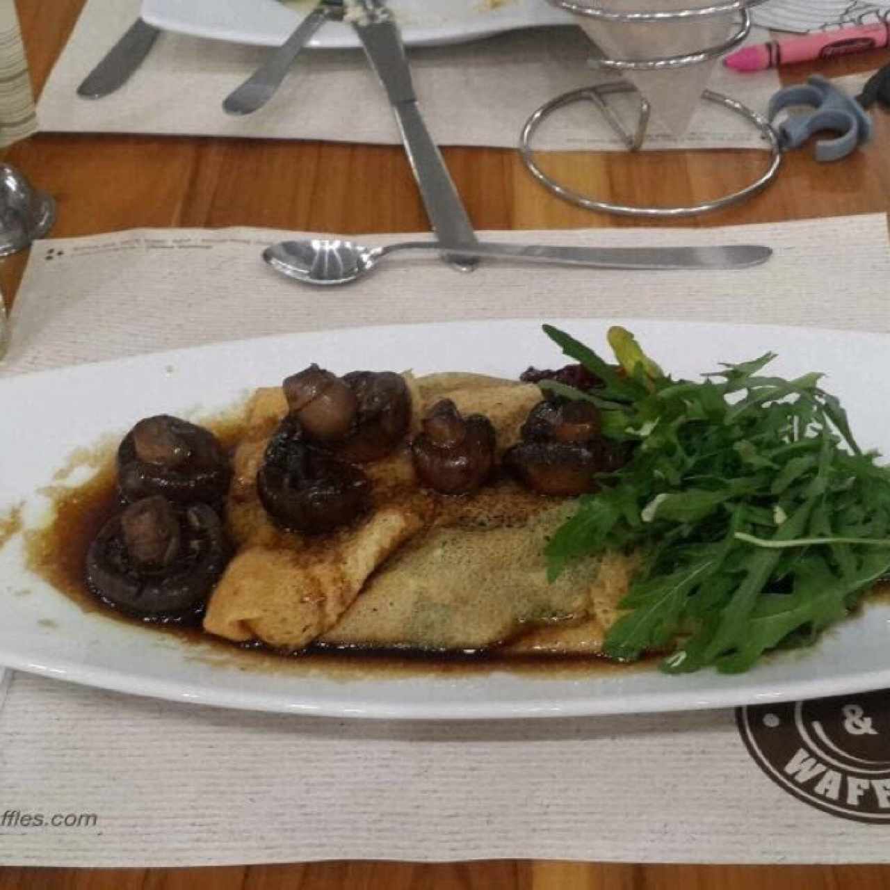 creoe de champiñones glaseados y queso feta 