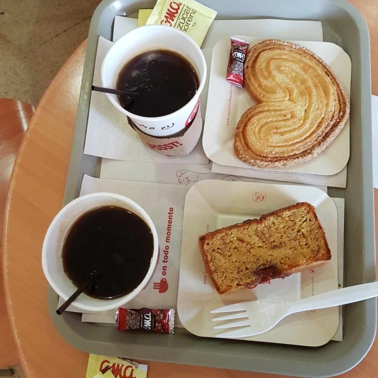 corazon pequeño y torta almojabana