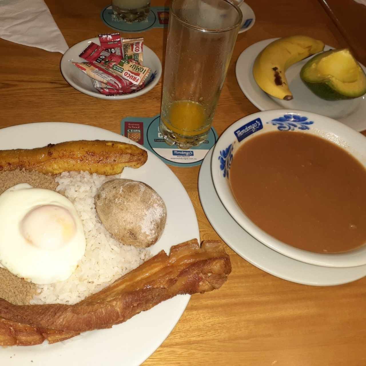 Bandeja paisa completa
