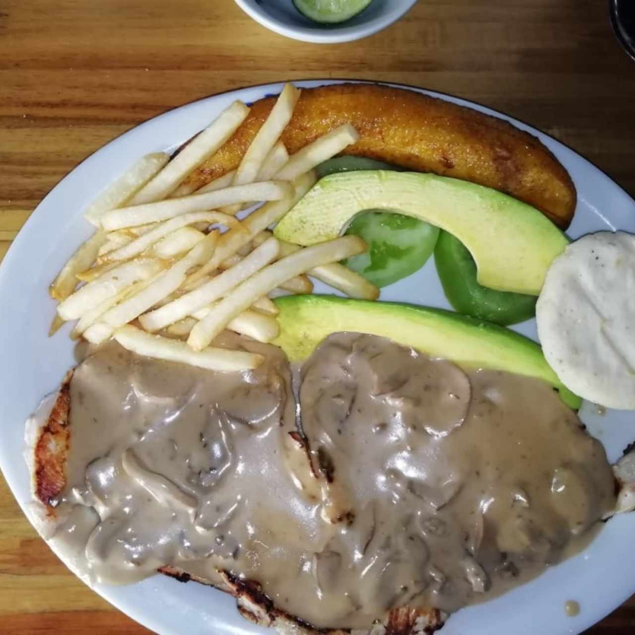 Filete de pollo con champiñones
