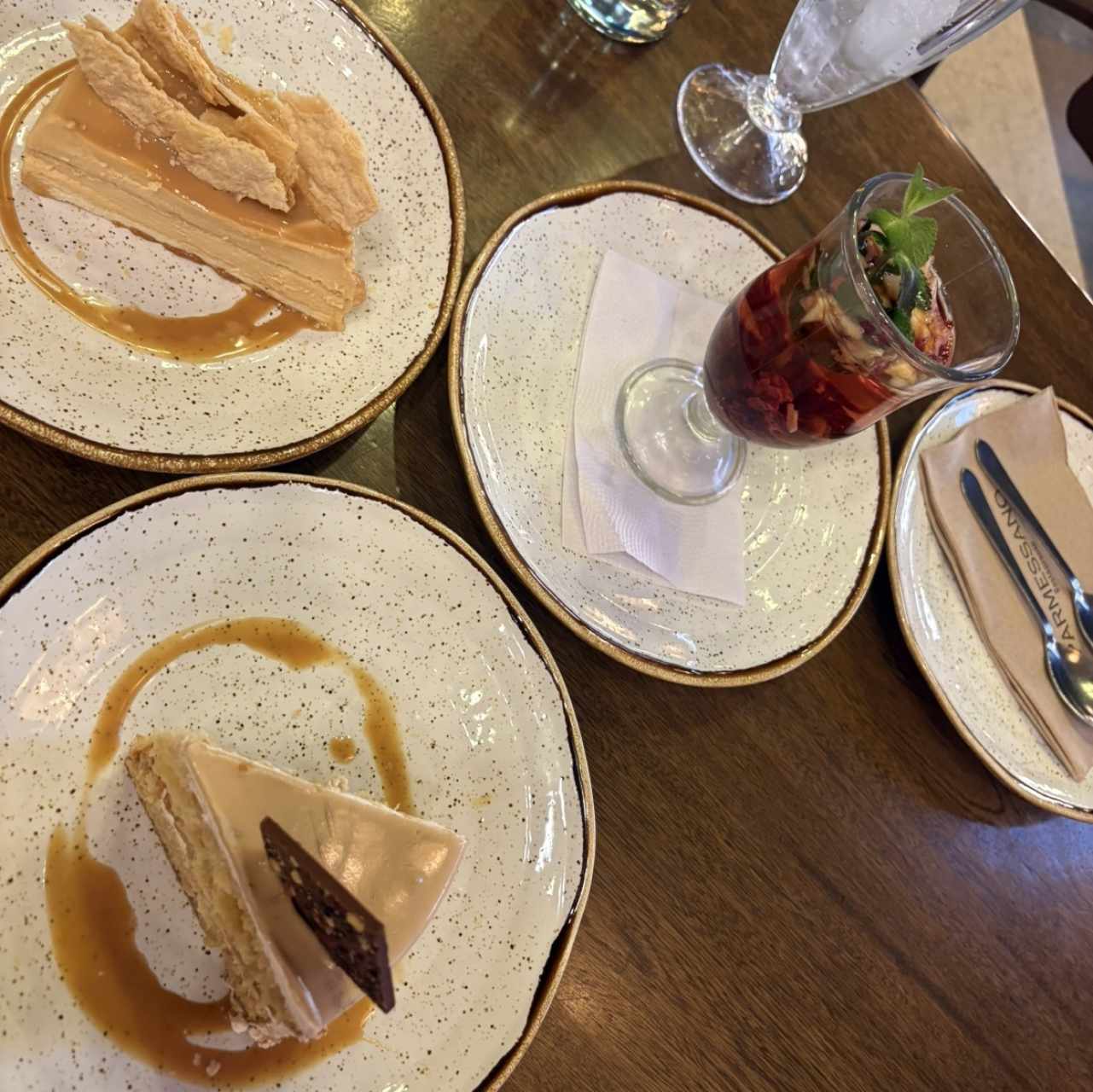 Dulce de arequipe y tiramisu 